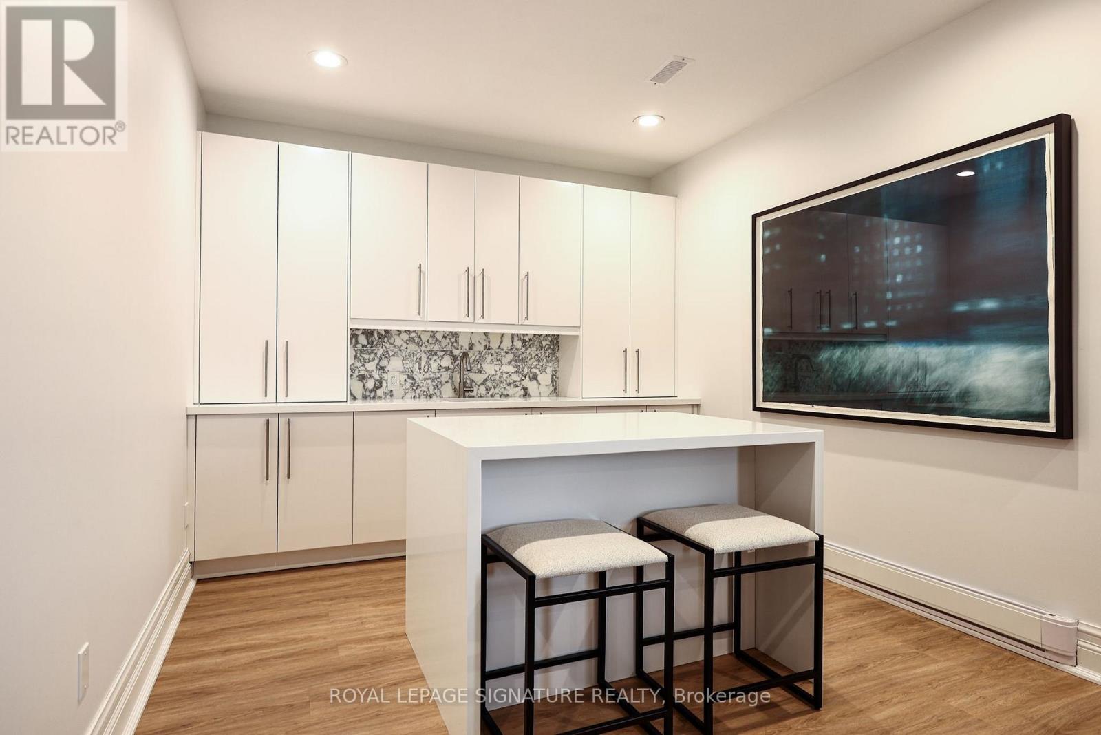 6 Vernham Avenue, Toronto, ON photo 37
