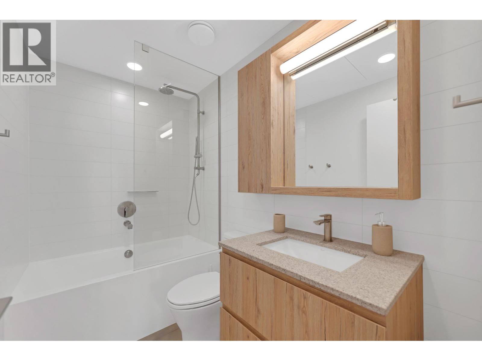 221 1500 SCOTT CRESCENT, Squamish