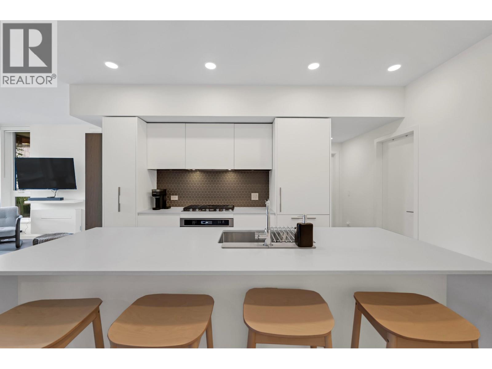 221 1500 SCOTT CRESCENT, Squamish