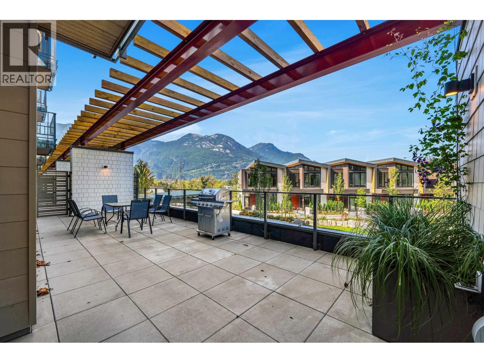221 1500 SCOTT CRESCENT, Squamish