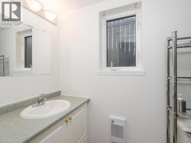 146 FALCON DRIVE - Image 24