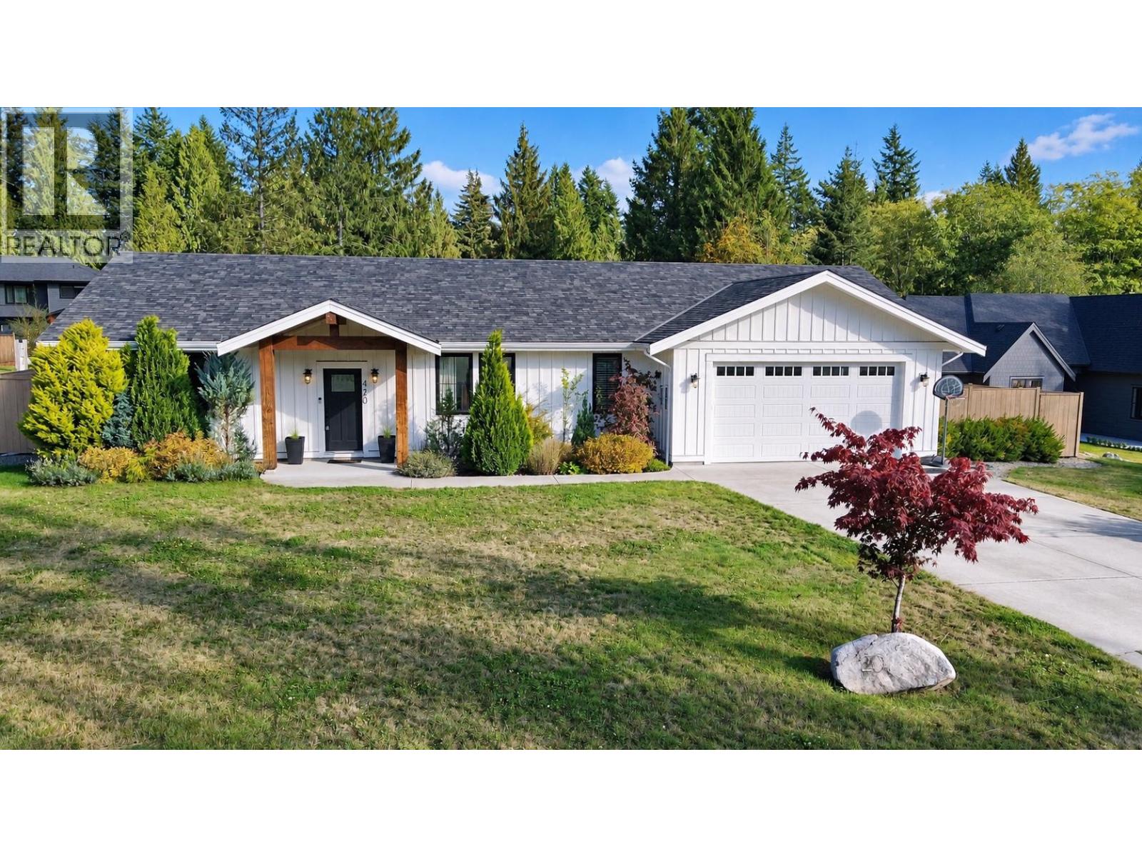 420 SOLAZ PLACE, Gibsons
