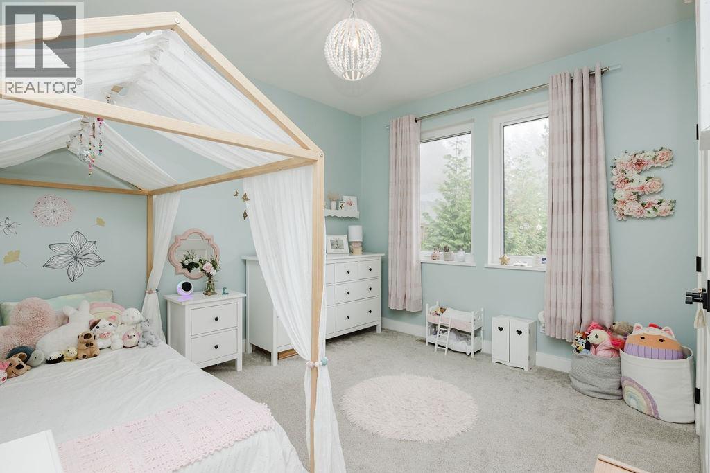 420 SOLAZ PLACE, Gibsons