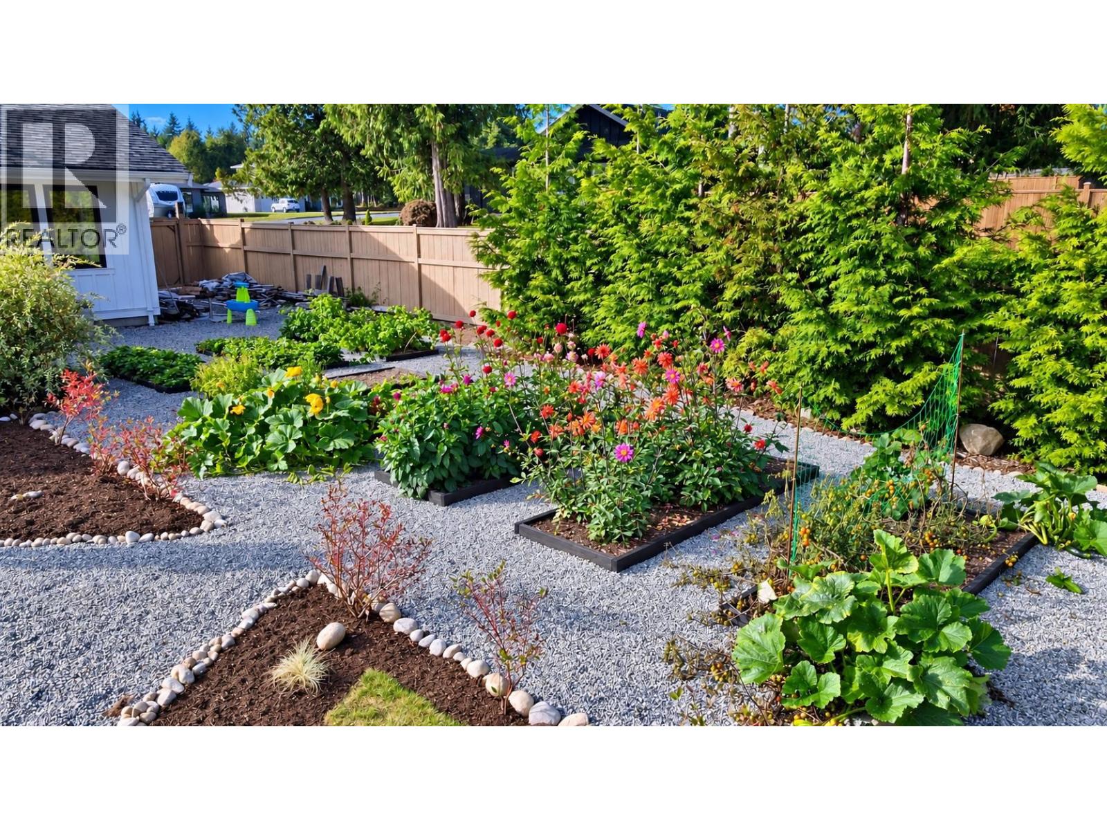 420 SOLAZ PLACE, Gibsons