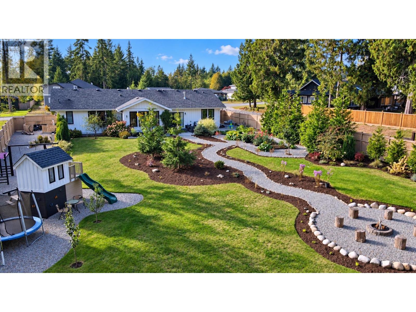 420 SOLAZ PLACE, Gibsons