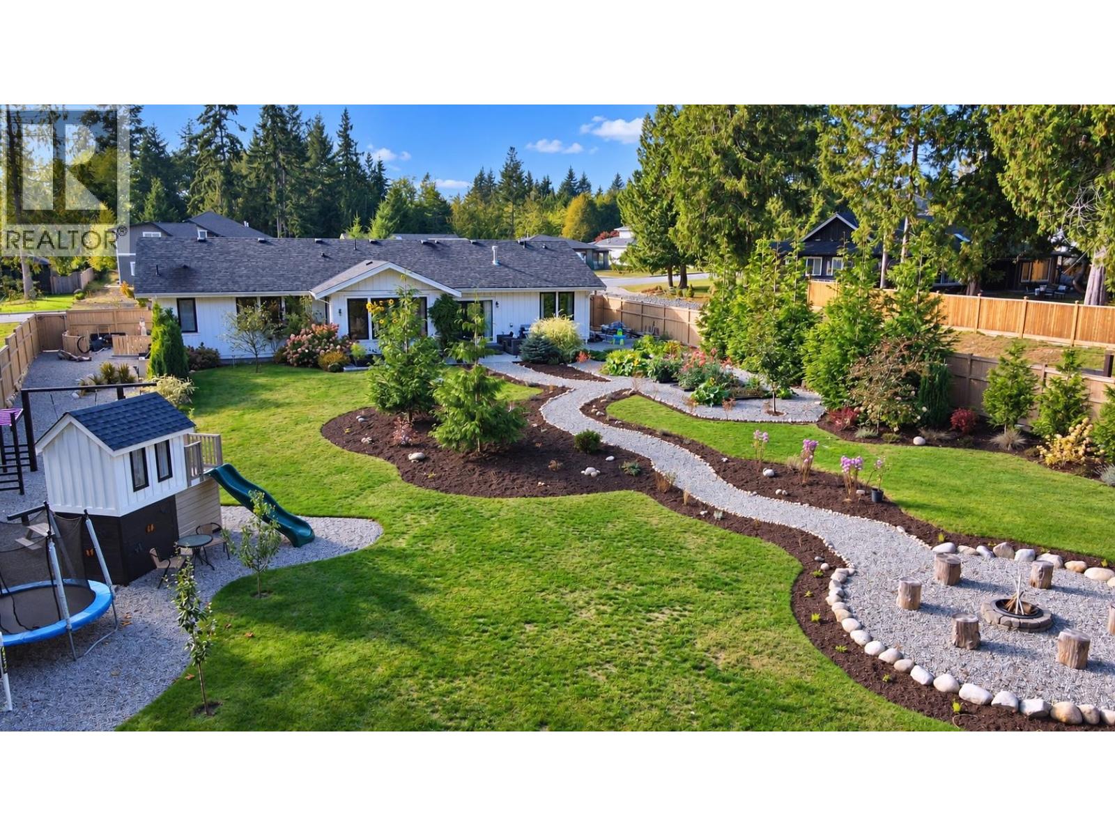 420 SOLAZ PLACE, Gibsons