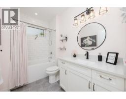 420 Solaz Place, Gibsons, BC V0N1V5 Photo 26