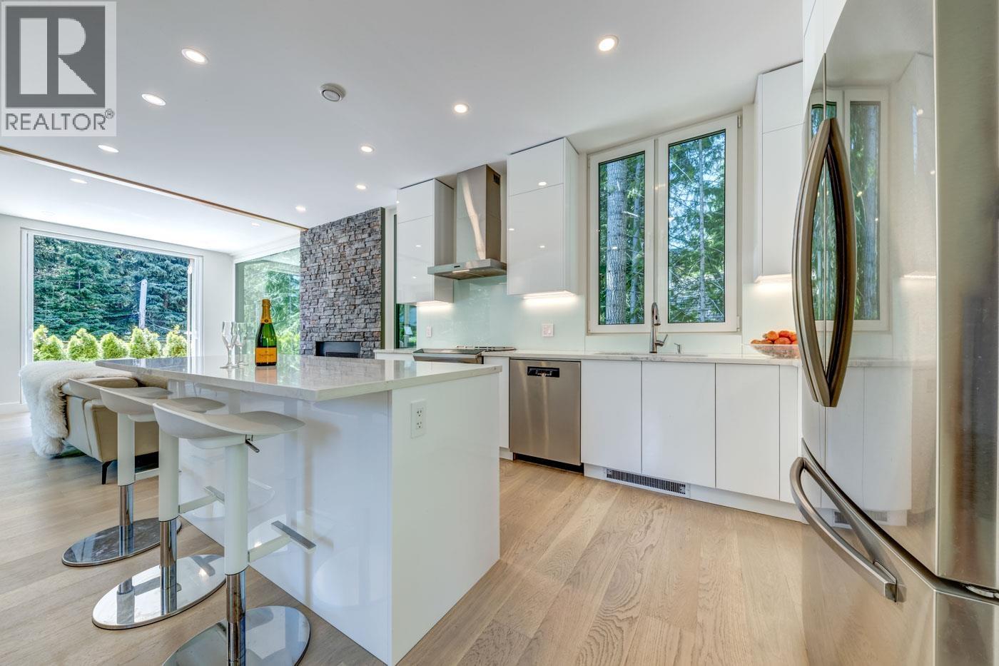 9391 EMERALD DRIVE, Whistler