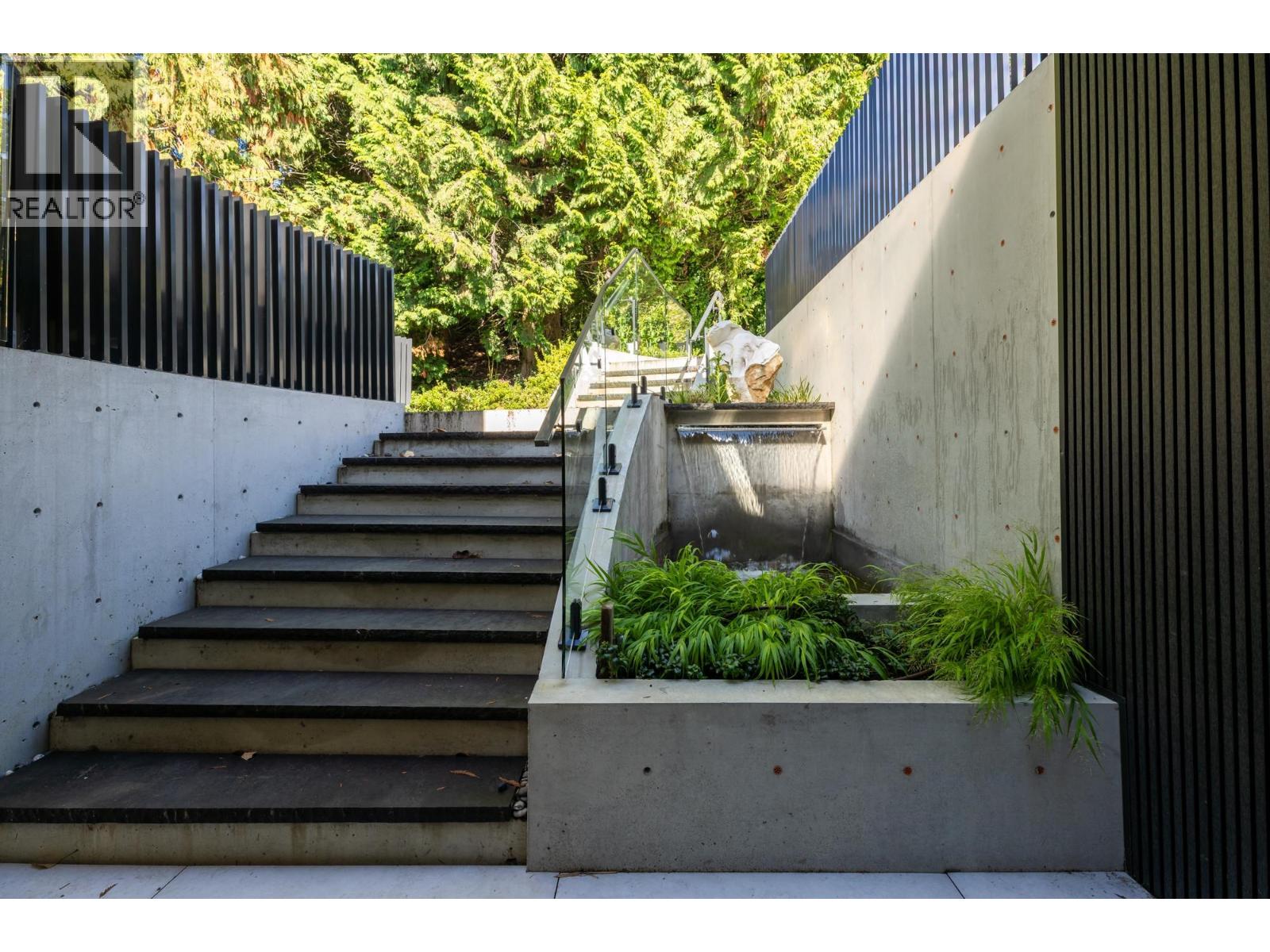 2484 OTTAWA AVENUE, West Vancouver