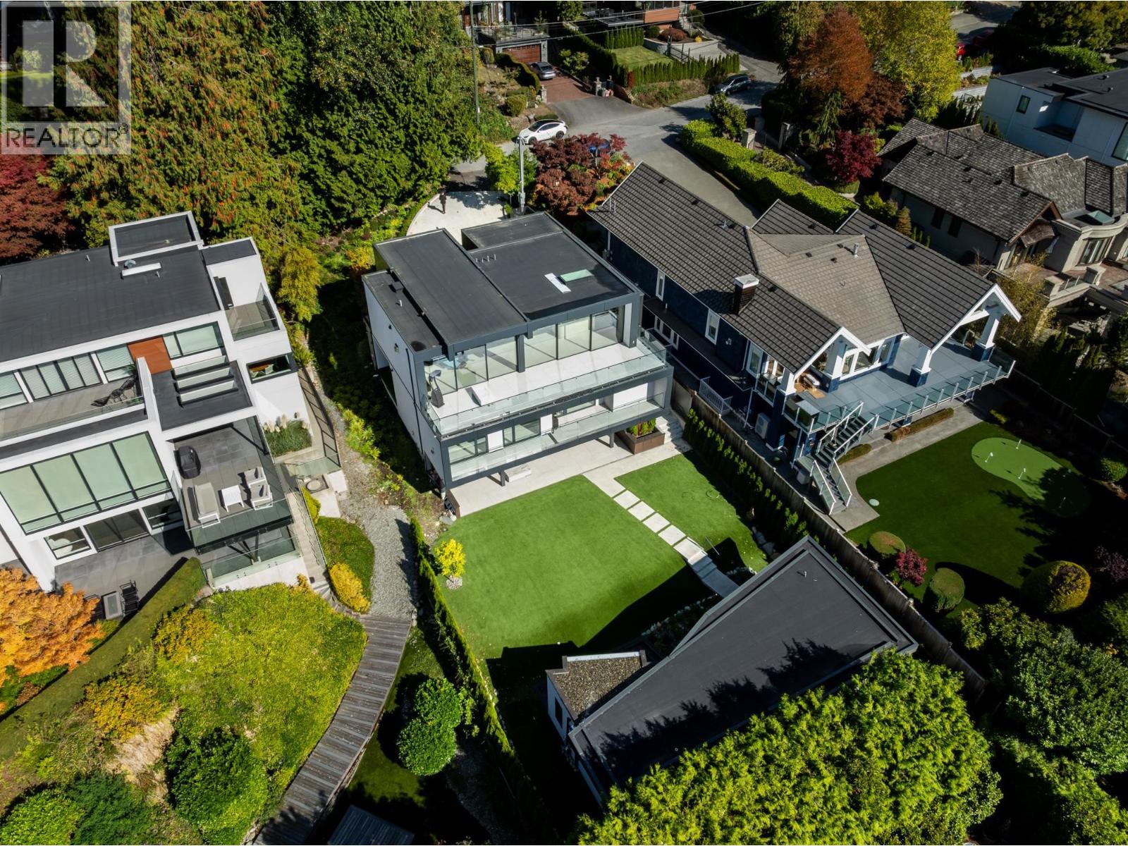 2484 OTTAWA AVENUE, West Vancouver
