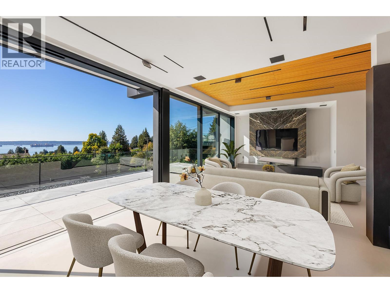 2484 OTTAWA AVENUE, West Vancouver