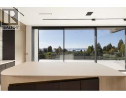 2484 Ottawa Avenue, West Vancouver, BC V7V2T1 Photo 13