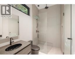 2484 Ottawa Avenue, West Vancouver, BC V7V2T1 Photo 36