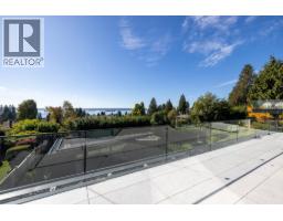 2484 Ottawa Avenue, West Vancouver, BC V7V2T1 Photo 8