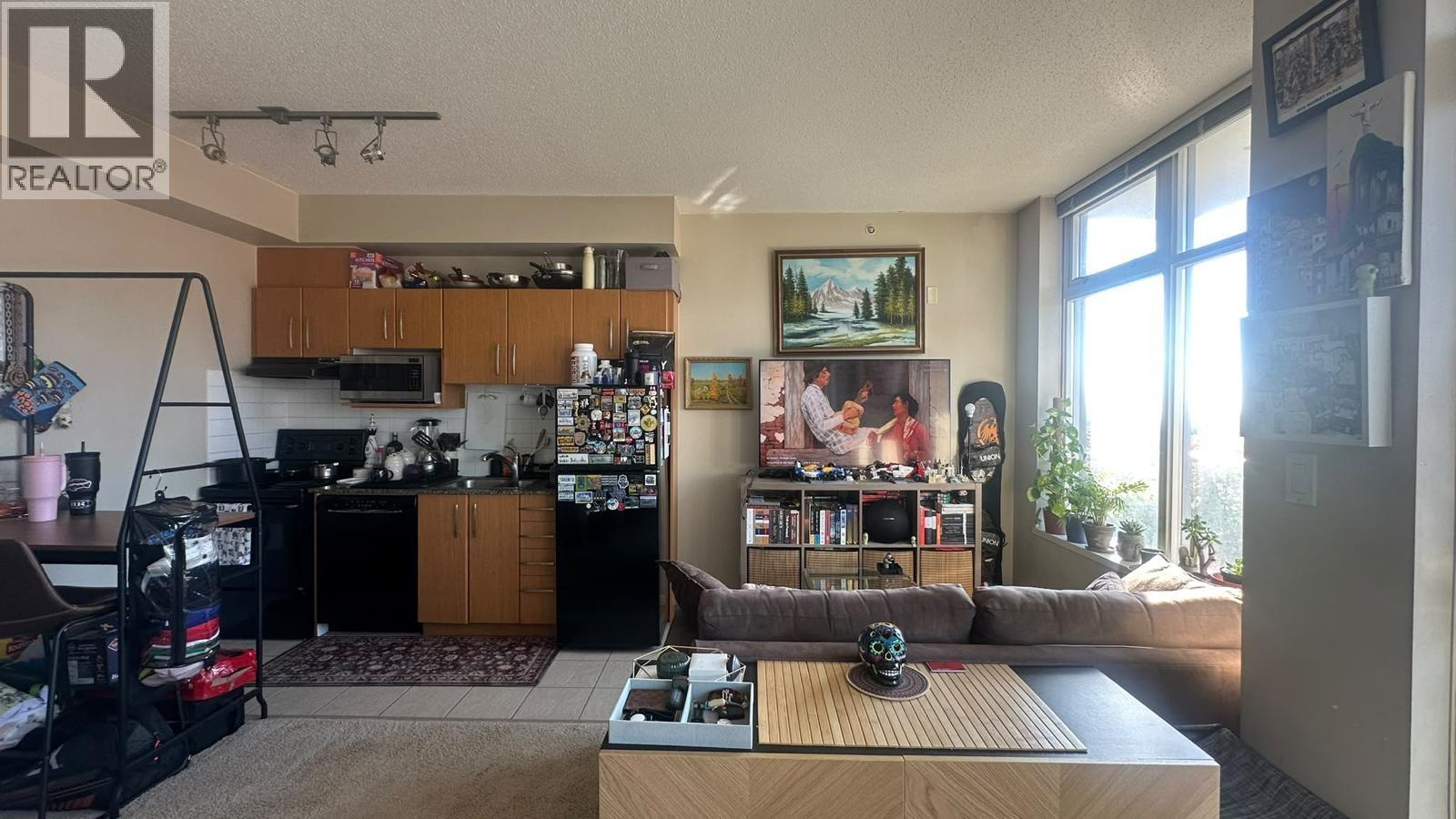 602 9298 UNIVERSITY CRESCENT, Burnaby - Image 1