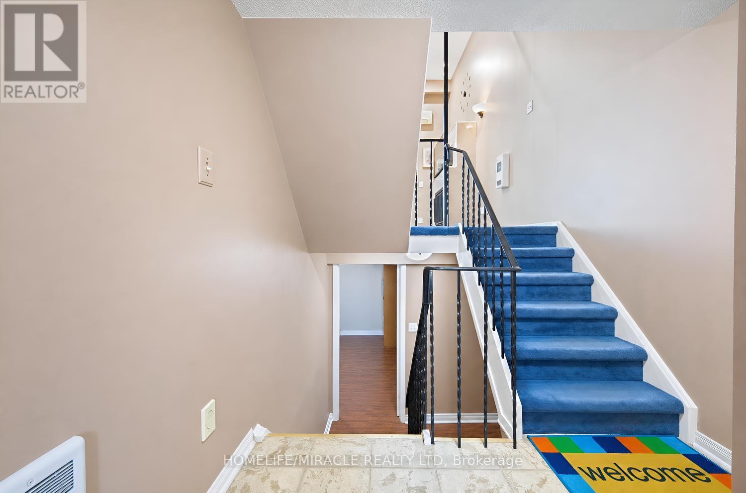 63- 63 Mccallum Court, Brampton, ON photo 3