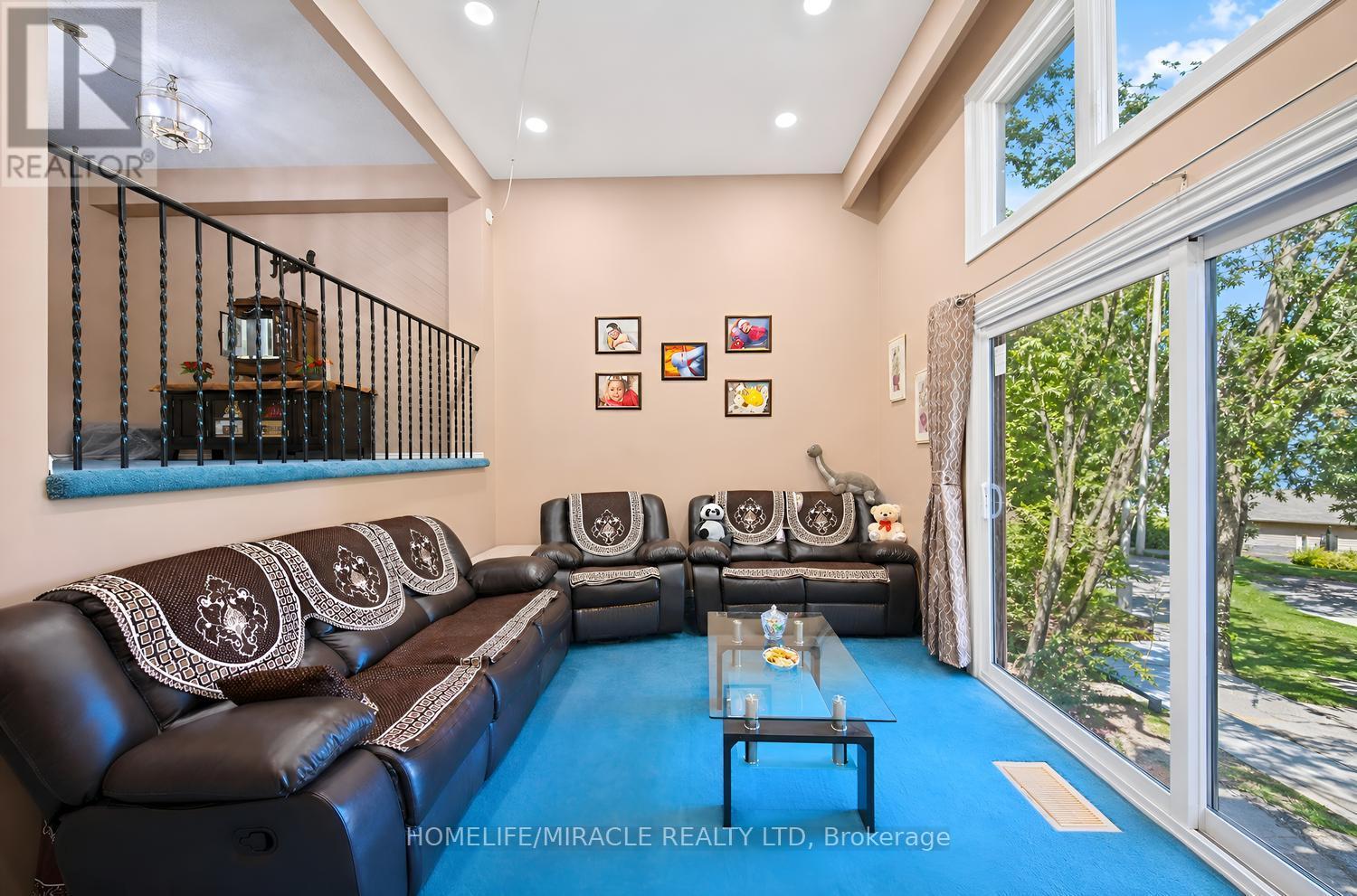 63- 63 Mccallum Court, Brampton, ON photo 5