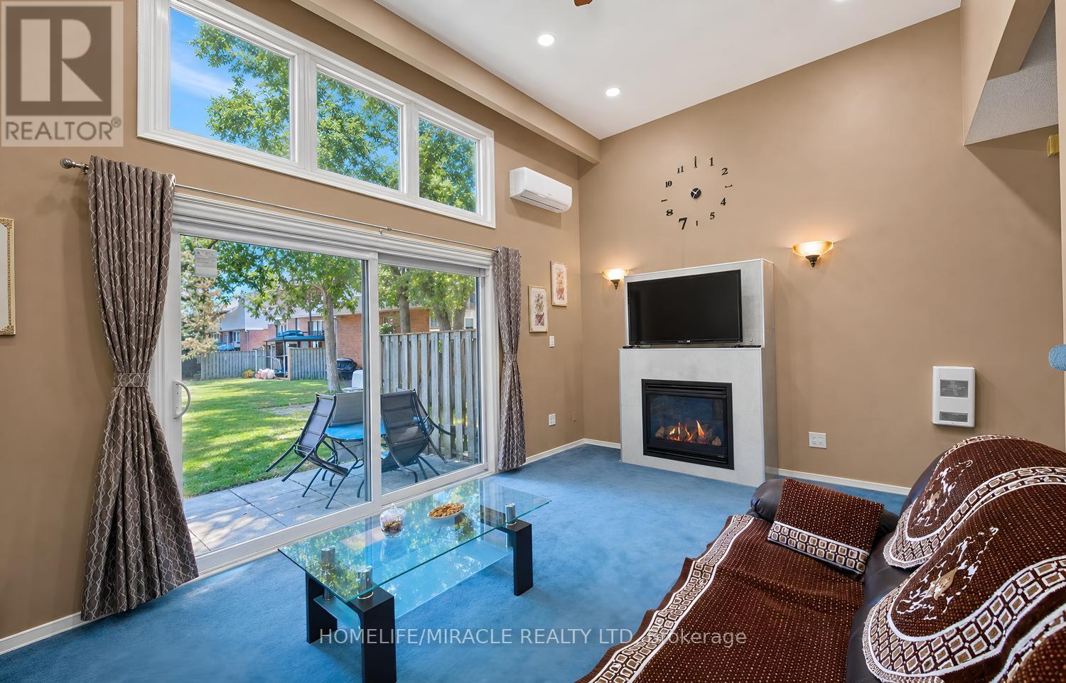 63- 63 Mccallum Court, Brampton, ON photo 7
