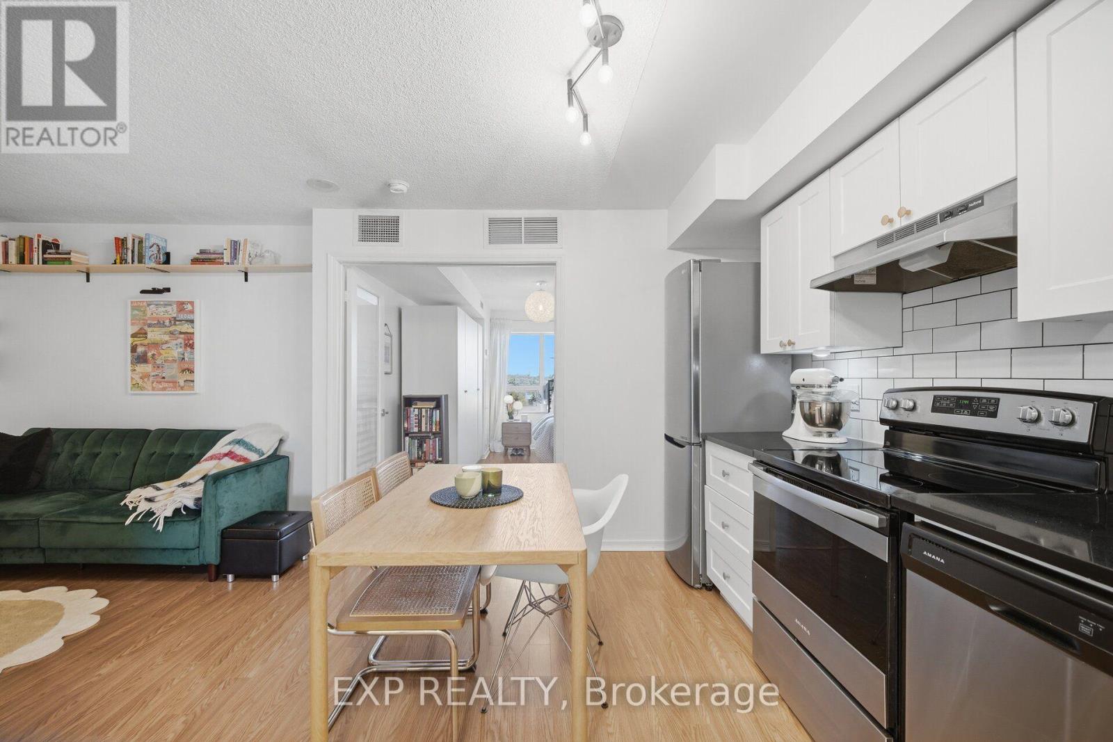 1030- 60 Heintzman Street, Toronto, ON photo 2