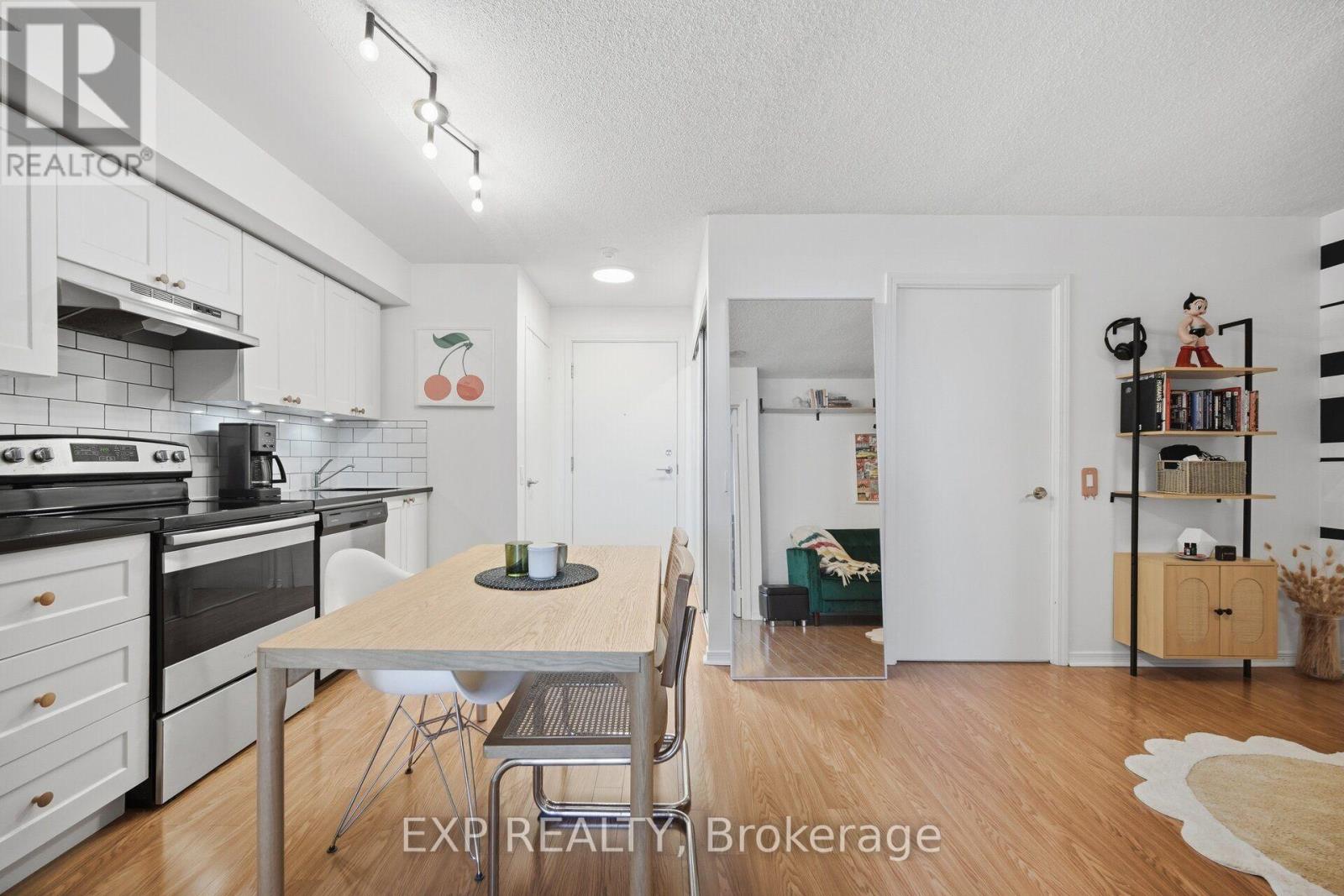 1030- 60 Heintzman Street, Toronto, ON photo 4