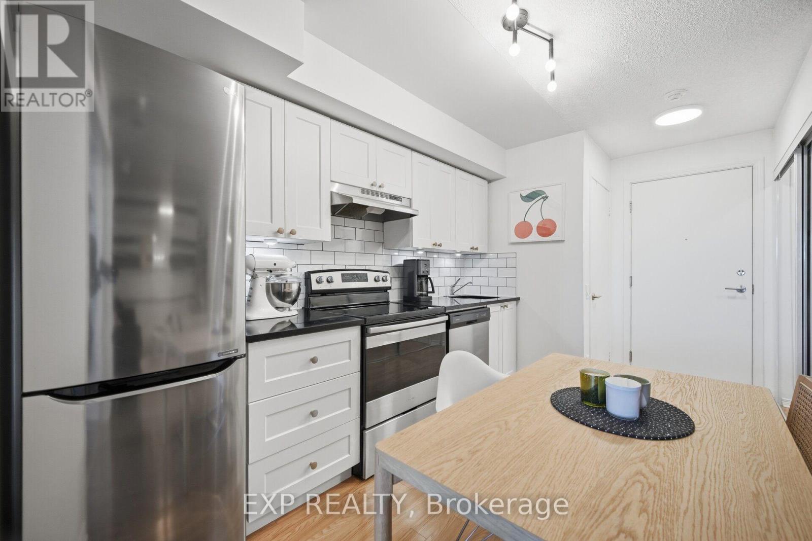 1030- 60 Heintzman Street, Toronto, ON photo 5