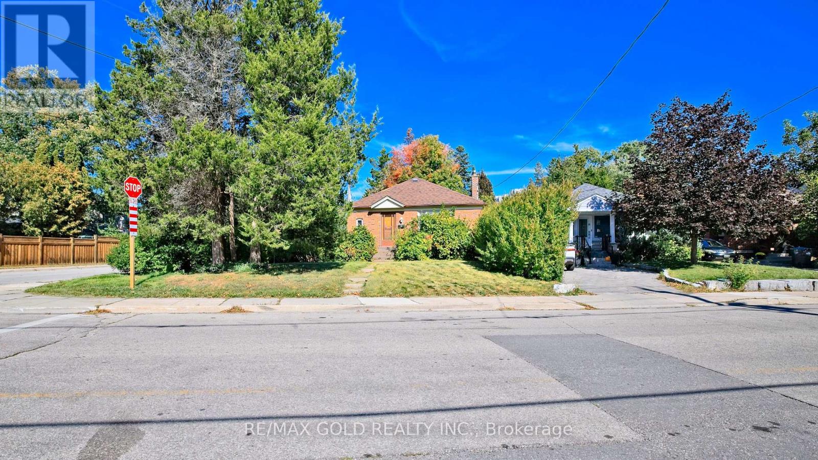 11 Pine Avenue North, Mississauga, ON photo 31