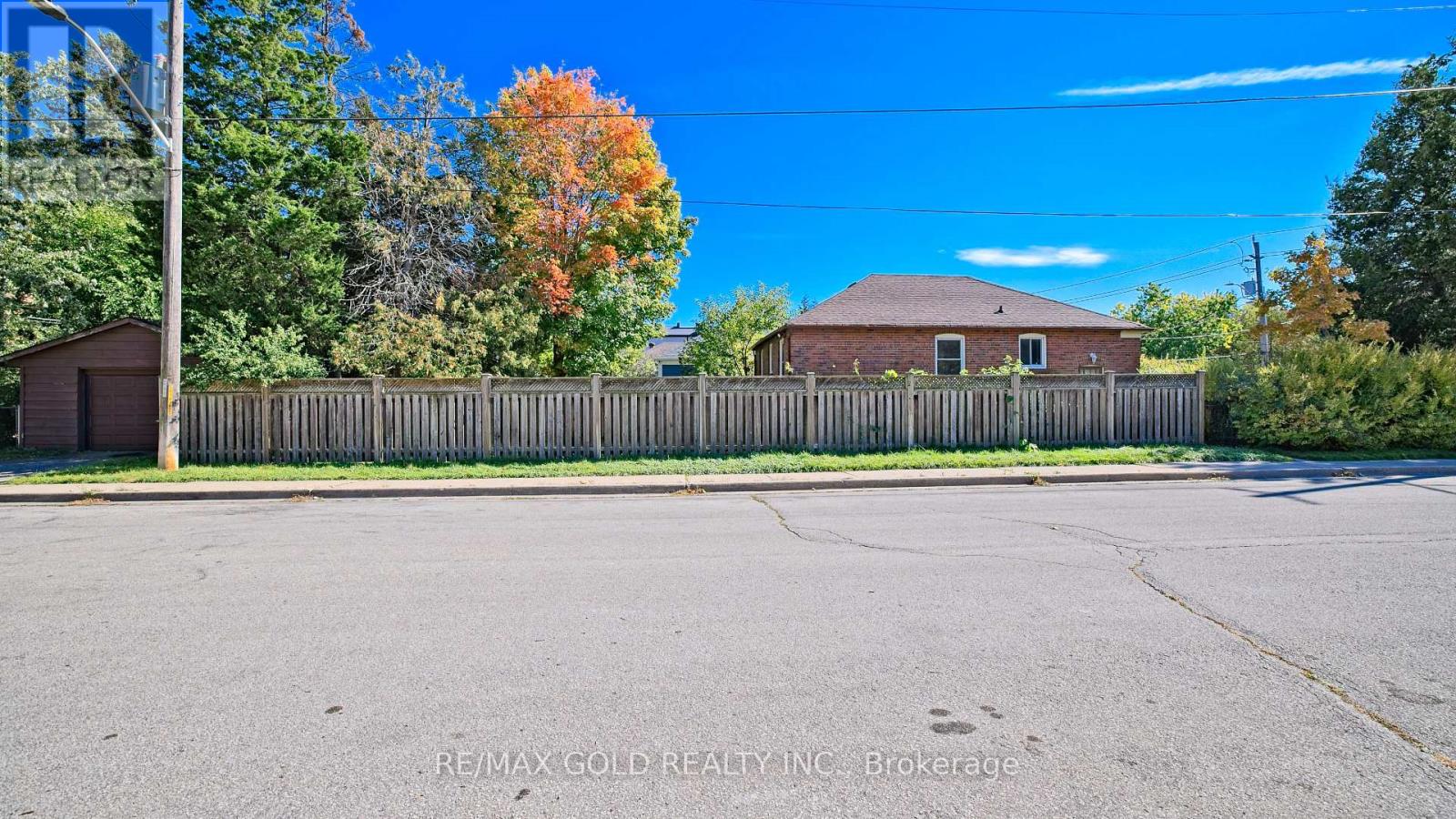 11 Pine Avenue North, Mississauga, ON photo 34
