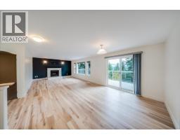 Full bathroom - 2421 12th Avenue, Castlegar, BC V1N4A9 Photo 6