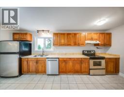 Full bathroom - 2421 12th Avenue, Castlegar, BC V1N4A9 Photo 7