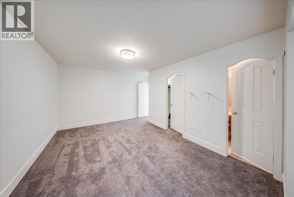 2421 12th Avenue, Castlegar