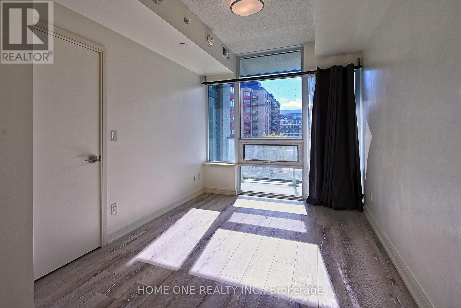621 Sheppard Avenue East — photo 26