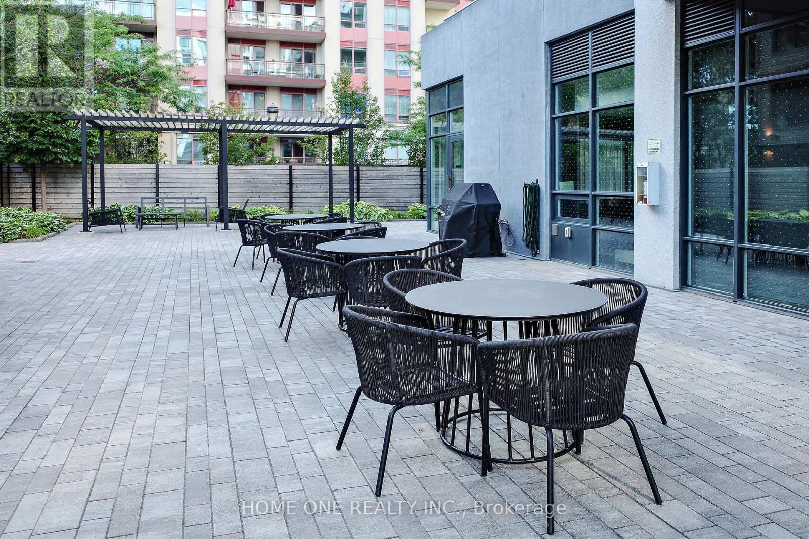 621 Sheppard Avenue East — photo 36