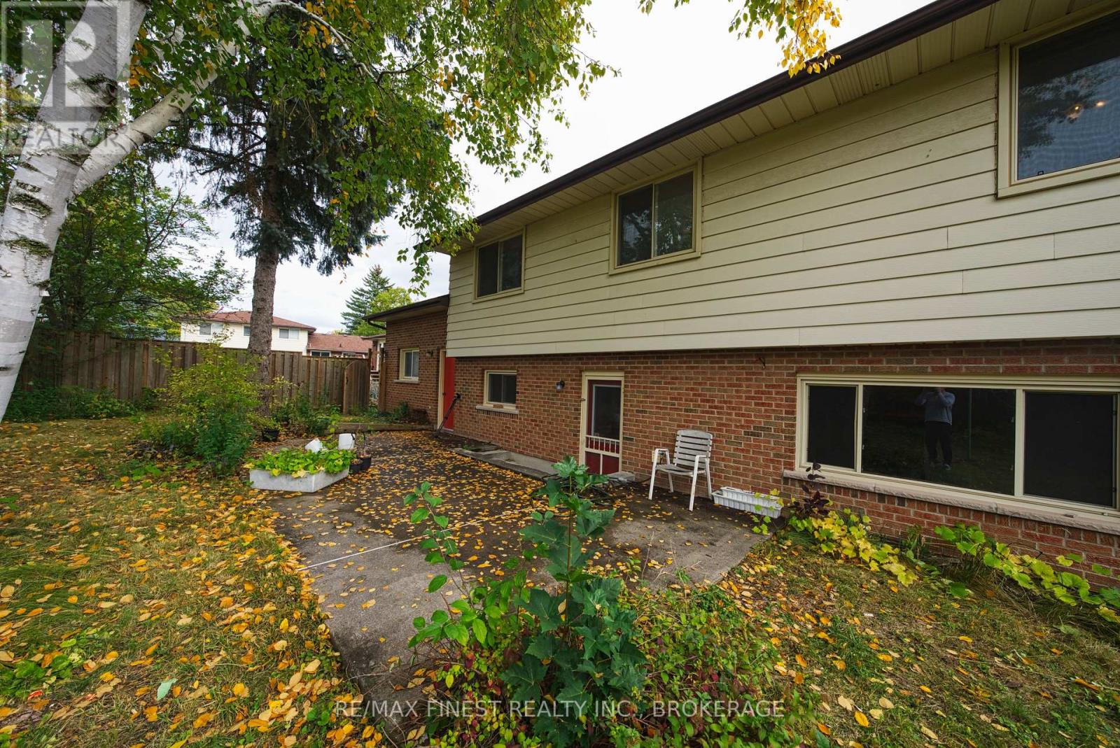 788 Kimberley Street — photo 35