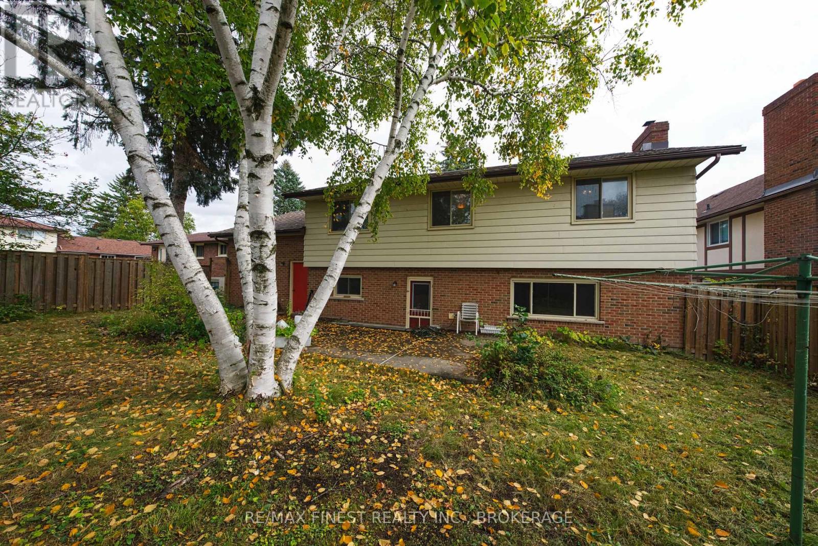 788 Kimberley Street — photo 34
