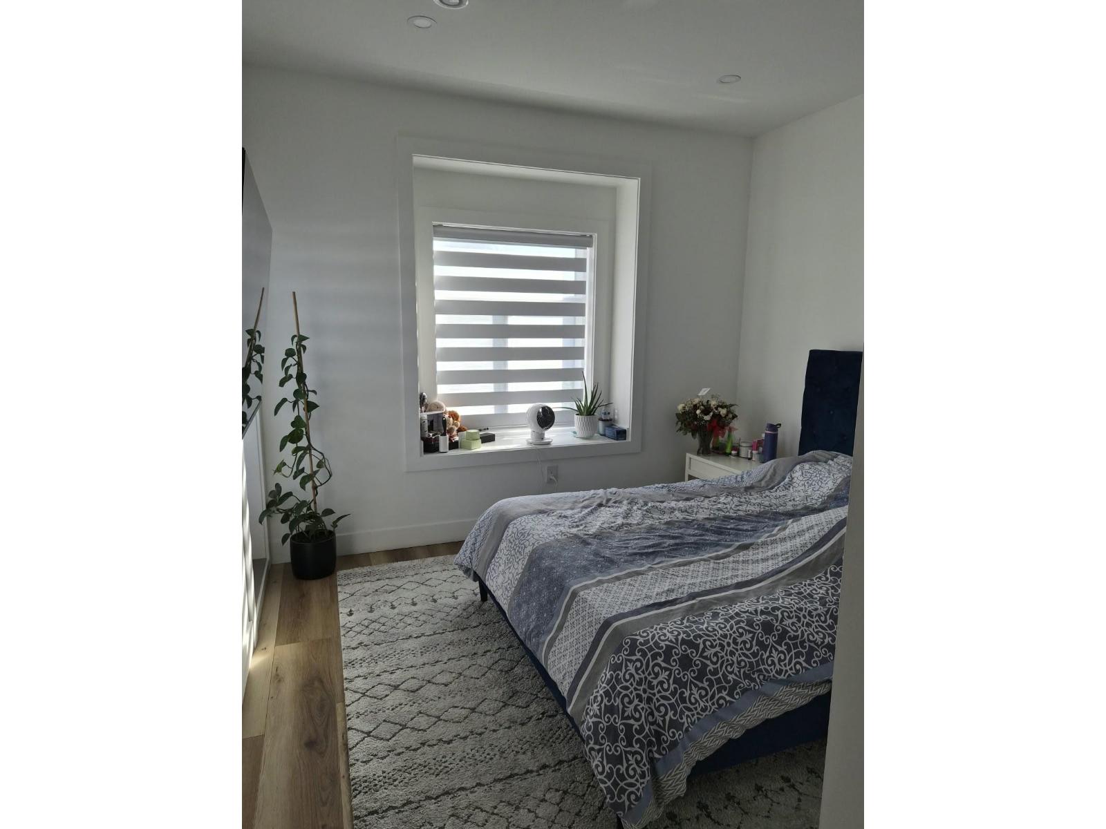 Photo of 11955 NE GILMORE CRESCENT 8