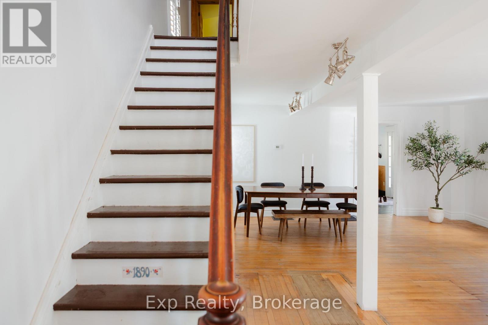 112 FRONT STREET W - 22