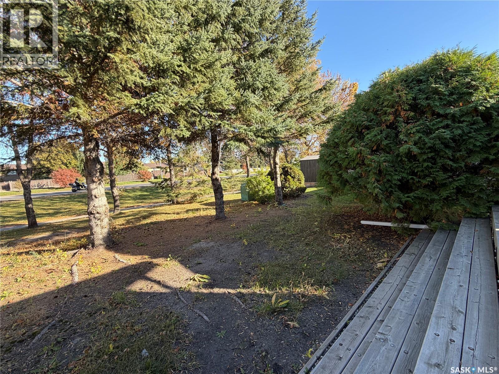 68 Fenson CRESCENT - 43
