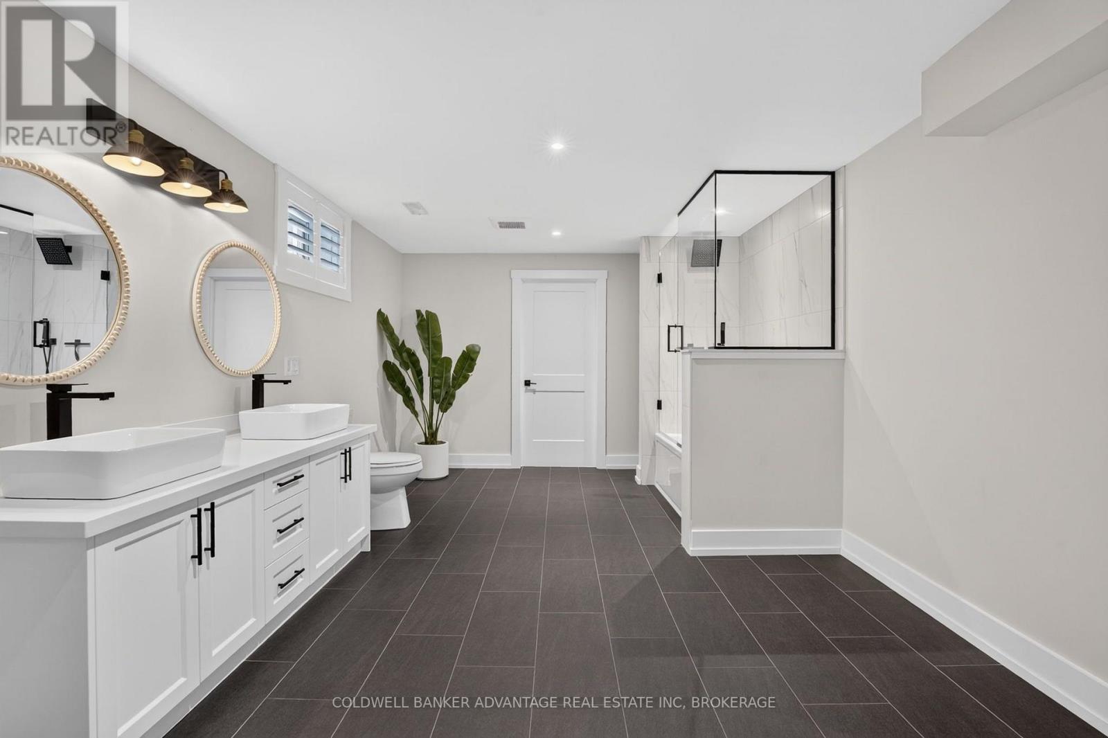 162 Viger Drive — photo 34