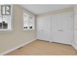 64 Mayflower Private, Ottawa, ON K2B0A2 Photo 32