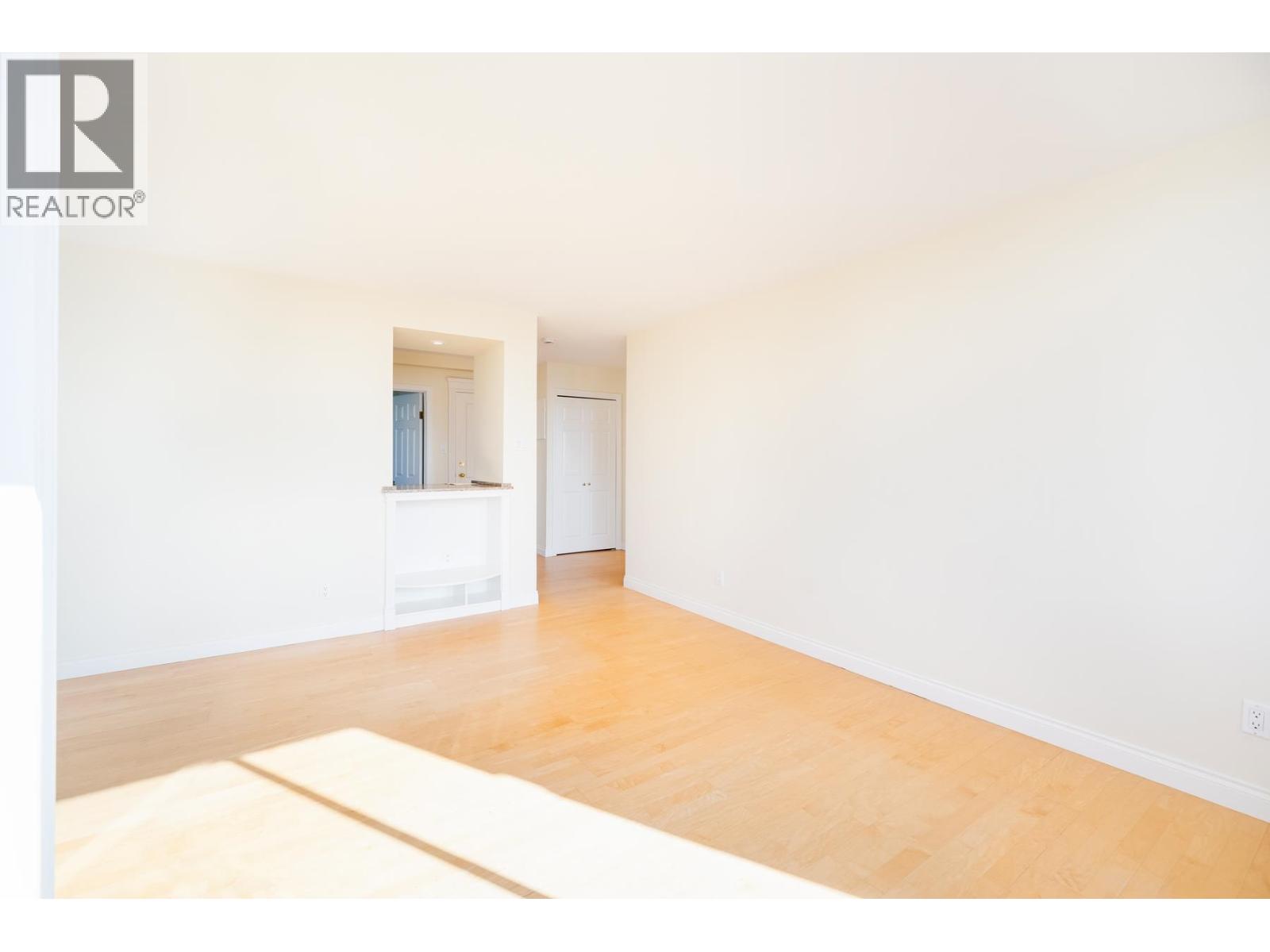 703 1737 DUCHESS AVENUE, West Vancouver