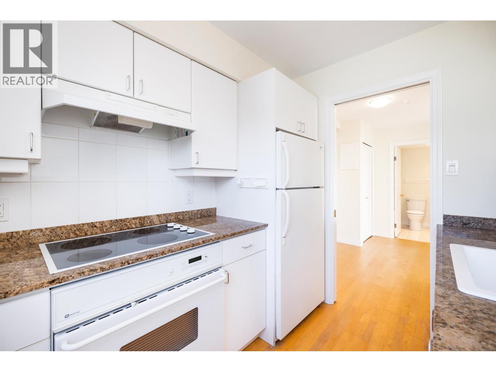 703 1737 DUCHESS AVENUE, West Vancouver