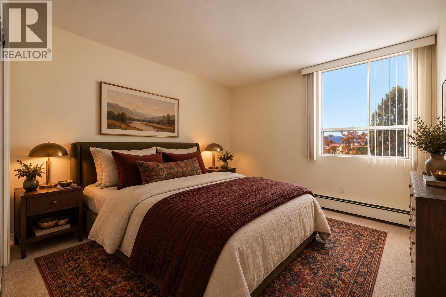 703 1737 DUCHESS AVENUE, West Vancouver