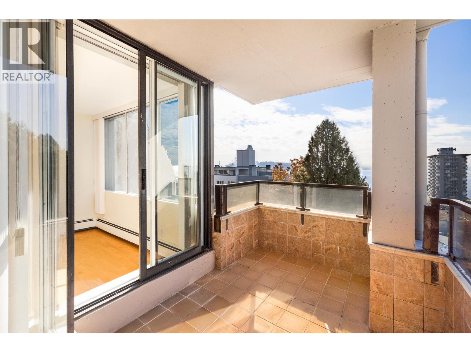 703 1737 DUCHESS AVENUE, West Vancouver