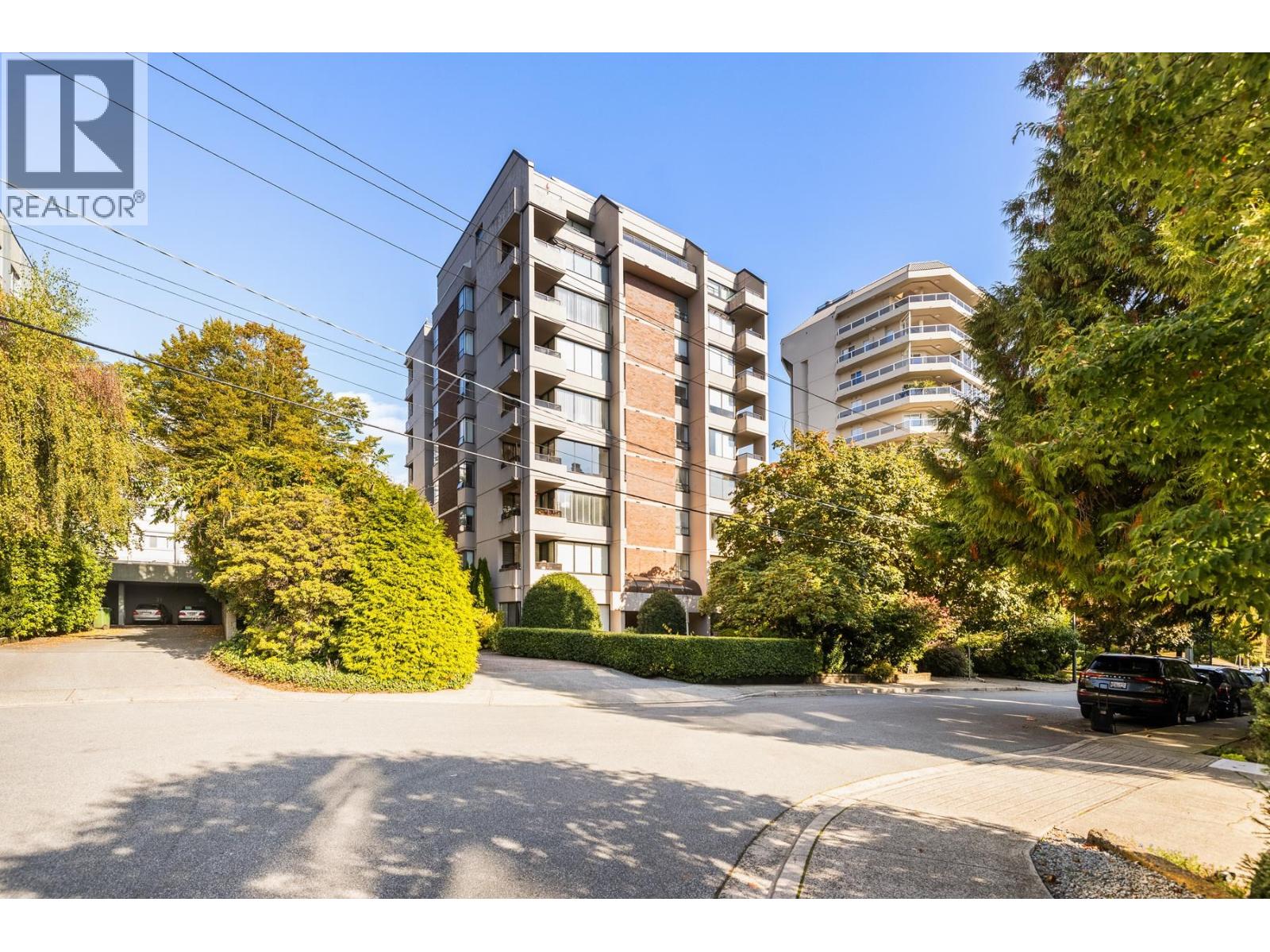 703 1737 DUCHESS AVENUE, West Vancouver