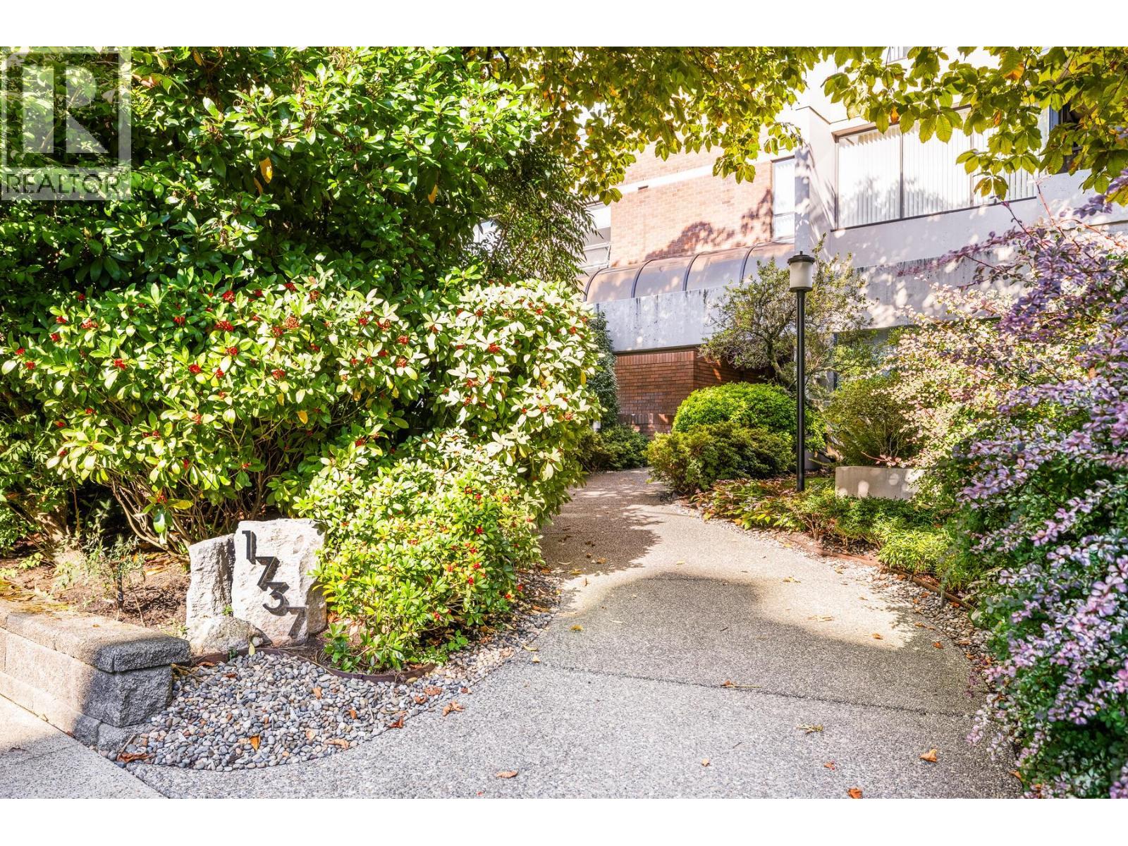 703 1737 DUCHESS AVENUE, West Vancouver