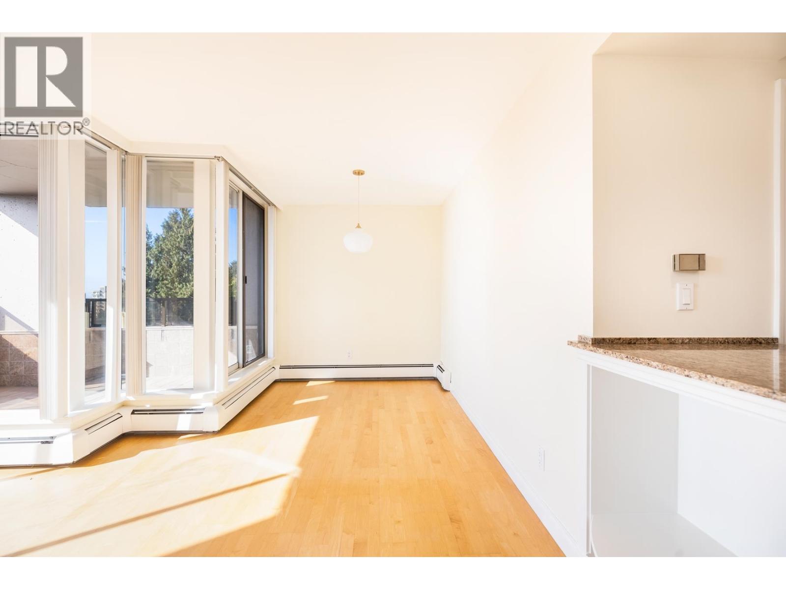 703 1737 DUCHESS AVENUE, West Vancouver
