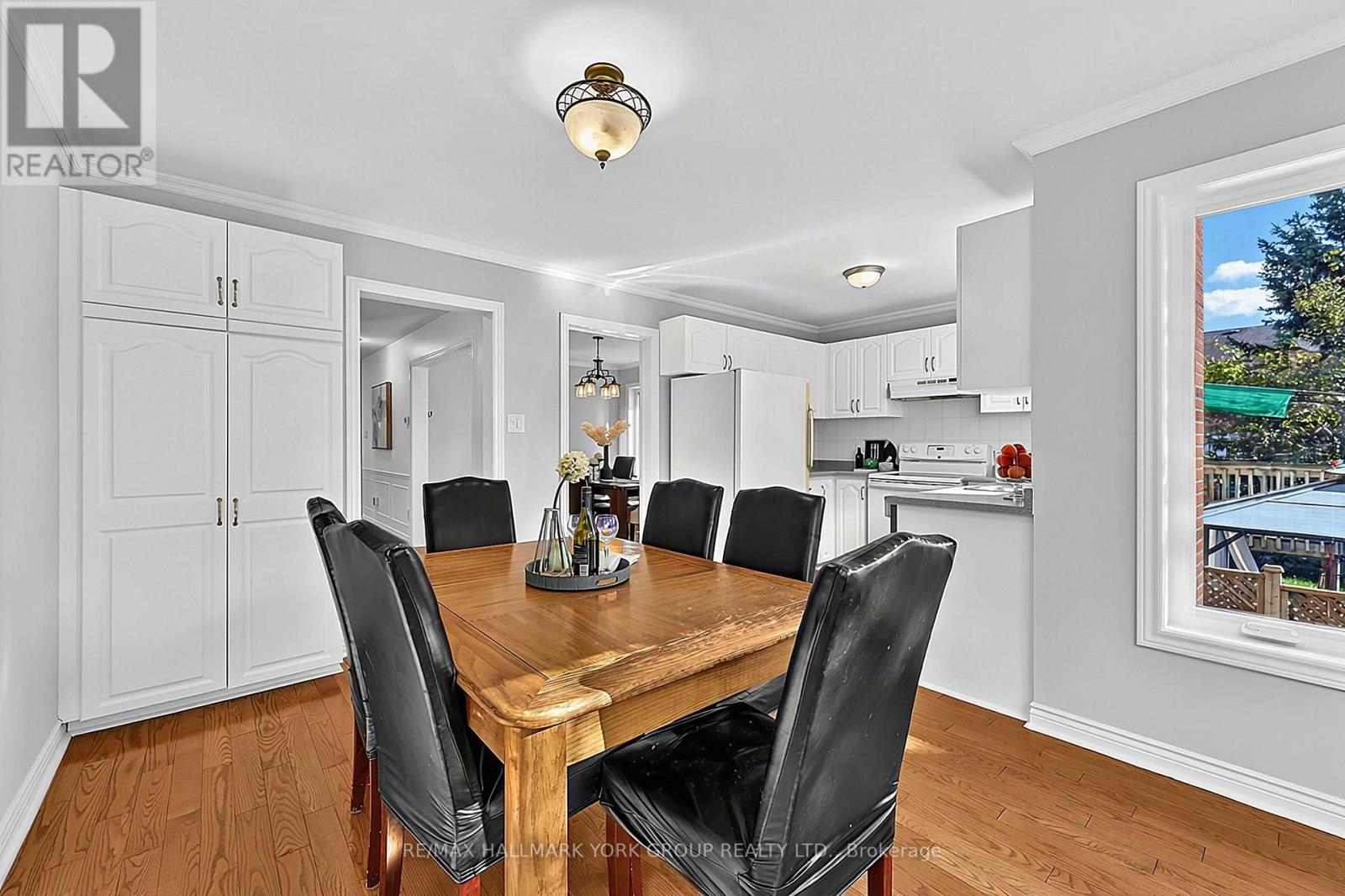 434 Lavas Road, Newmarket, ON photo 10