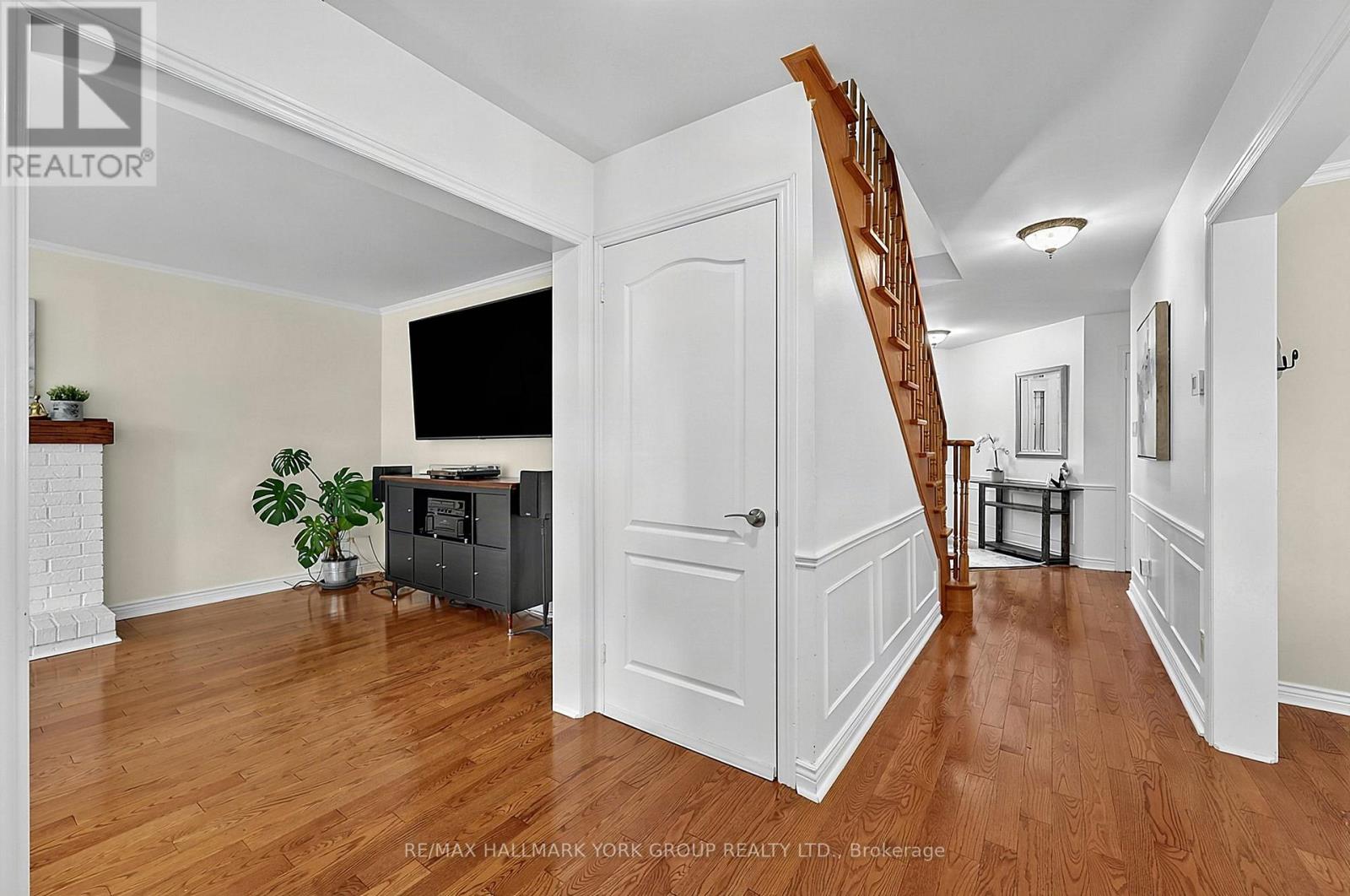 434 Lavas Road, Newmarket, ON photo 13