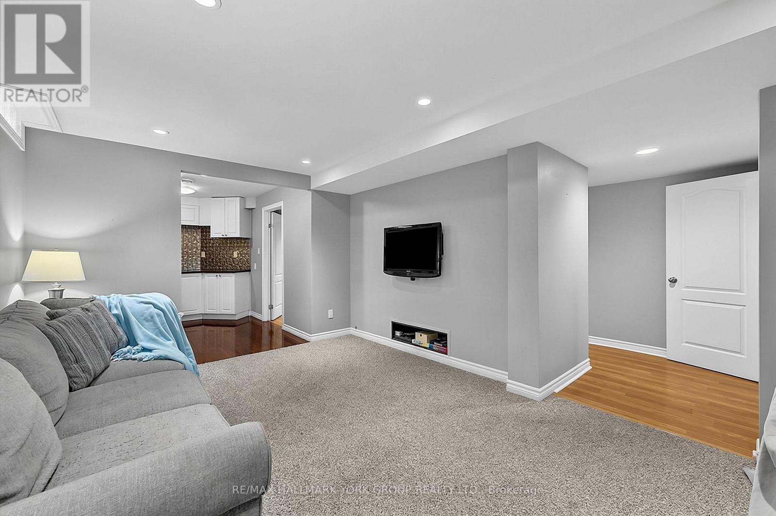 434 Lavas Road, Newmarket, ON photo 27