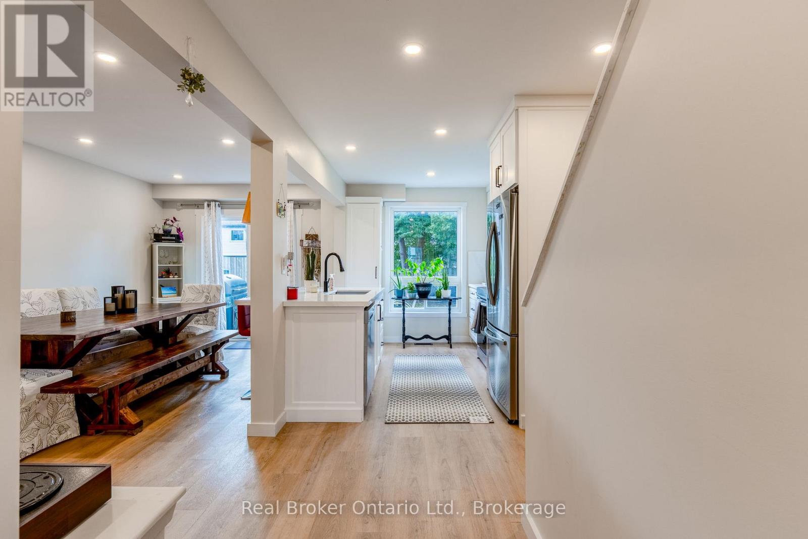 38 CHRISTIE CRESCENT, Barrie (Letitia Heights) — photo 4